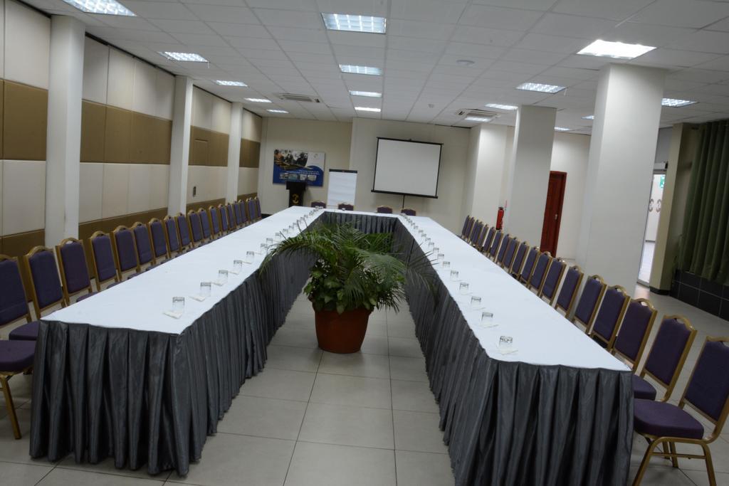 Hotel La Falaise Yaounde Yaoundé Exterior foto