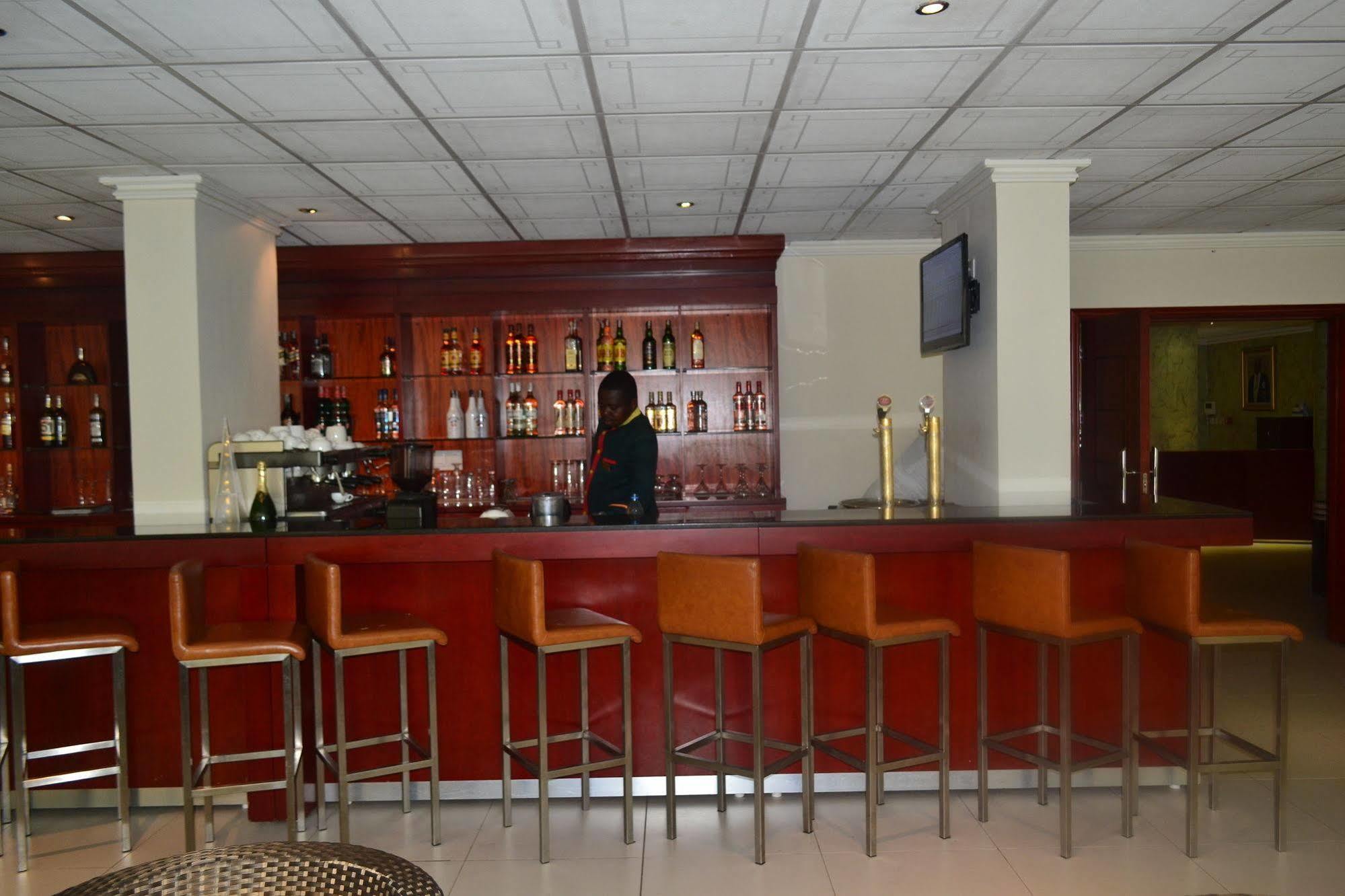 Hotel La Falaise Yaounde Yaoundé Exterior foto